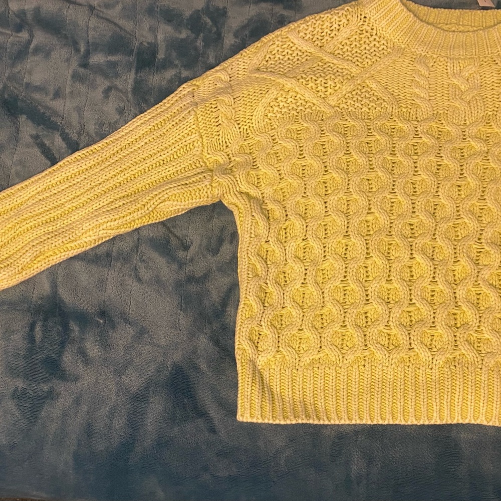American Eagle Outfitters Neon Green Cable Knit Sweater - Picture 3 of 5